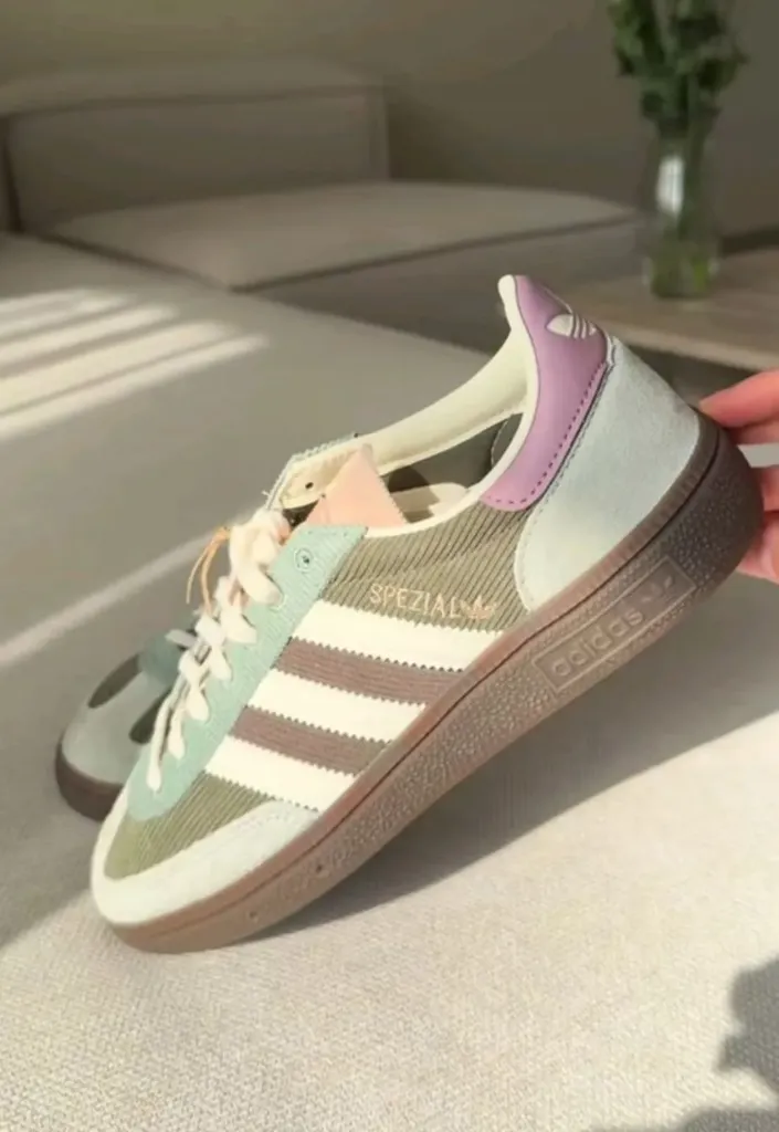 Spezial mint green copy A