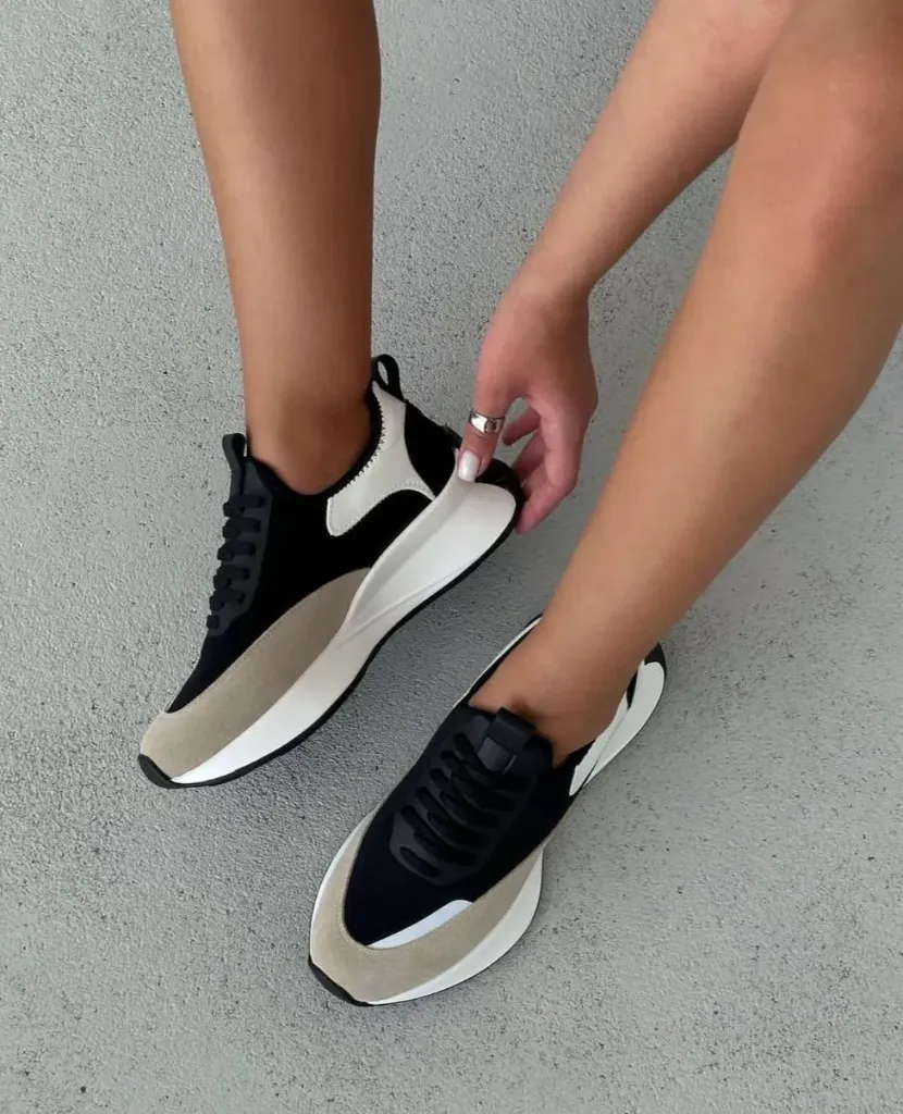 Line black beige