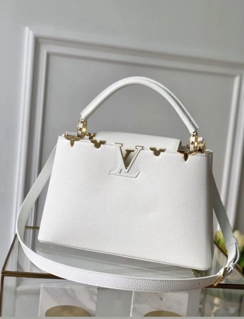 Lv capucines white