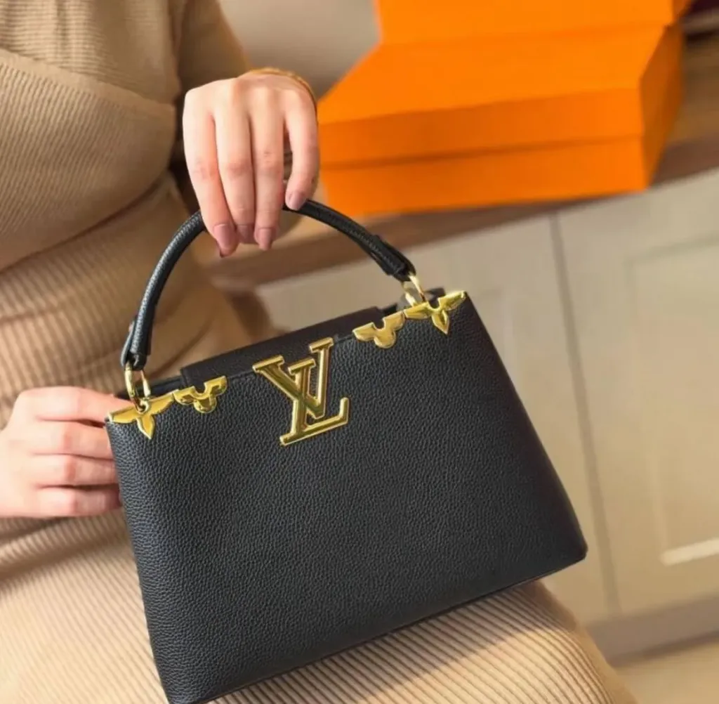 Lv capucines black 1