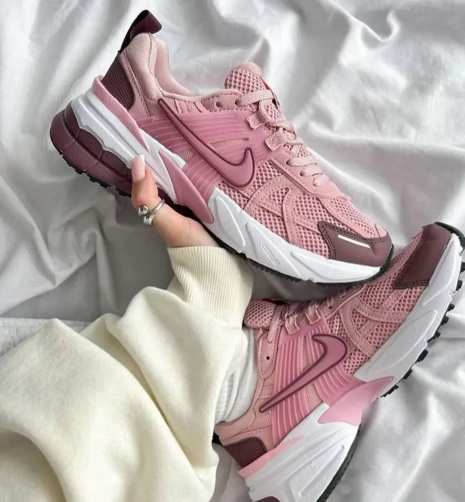 Nike v2 run pink purple