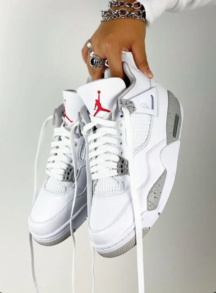 Jorden retro 4 white silver