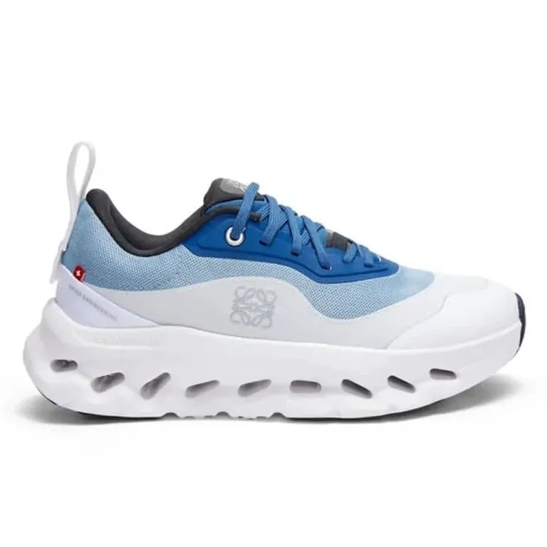 On cloud loewe blue