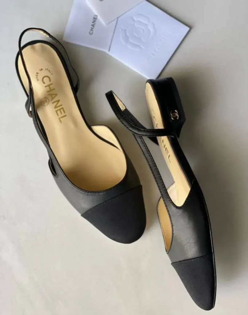 Chanel flat black
