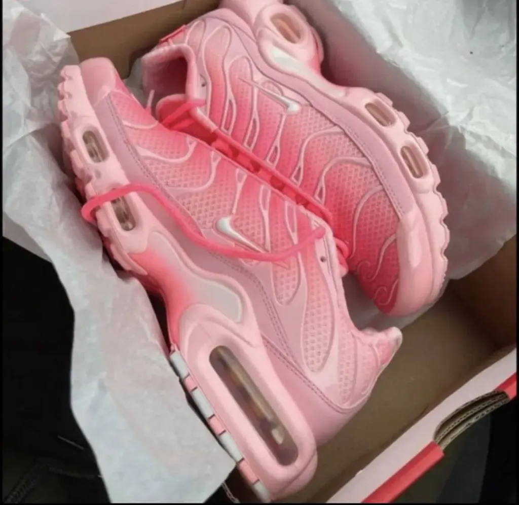 Nike tn pink