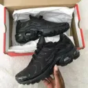 Nike tn black