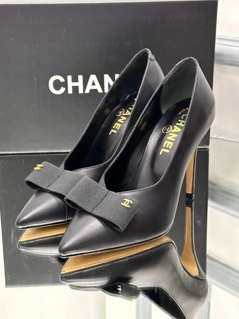 Chanel tone black