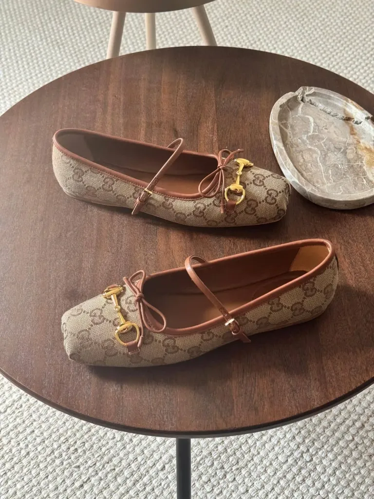 Gucci square brown