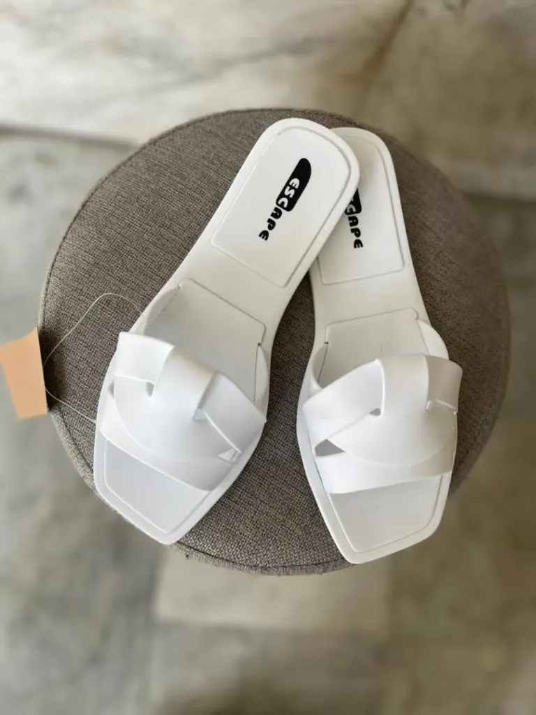 Escape slipper 1 white