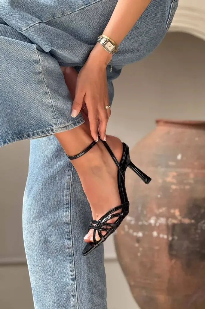Jiny black