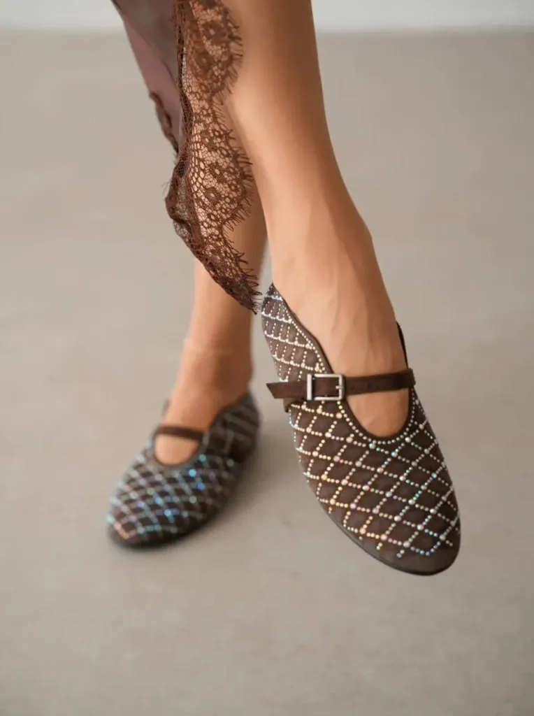 Evoke brown