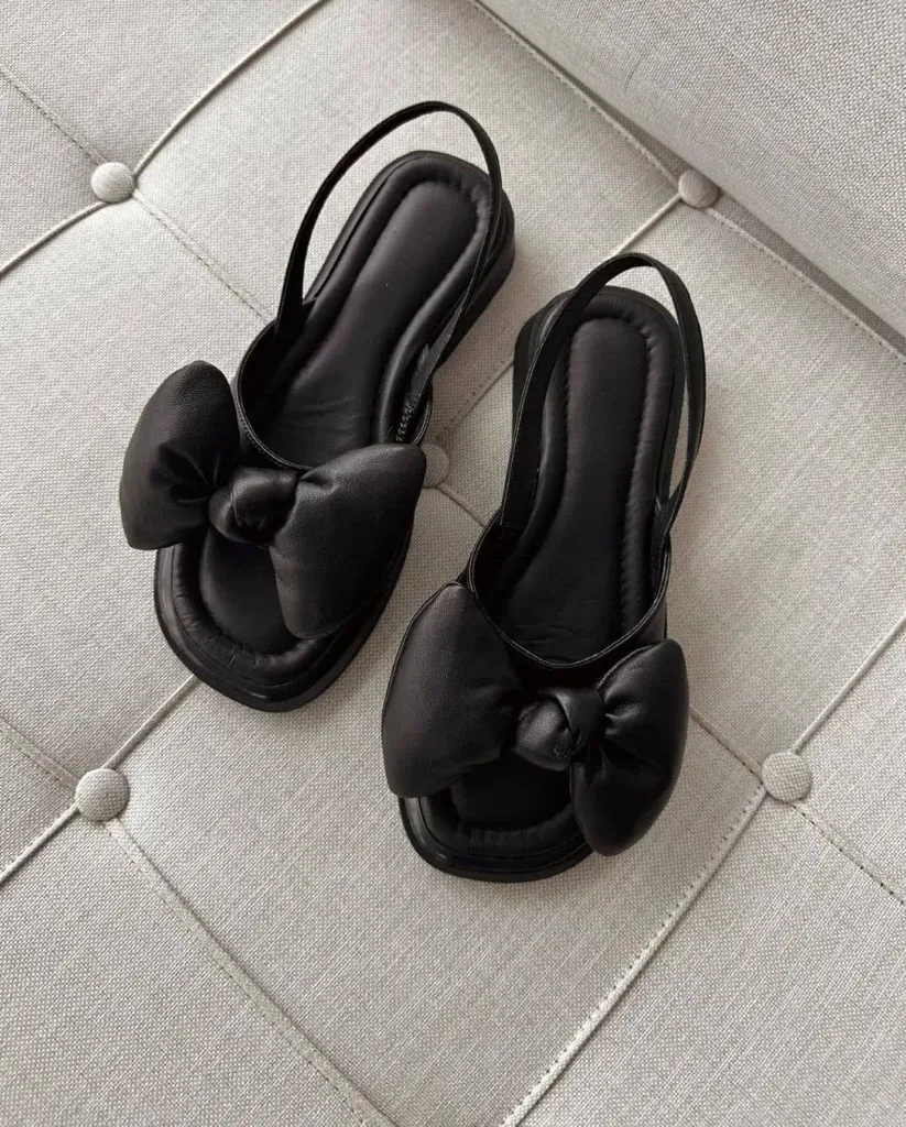 Bow sandal black