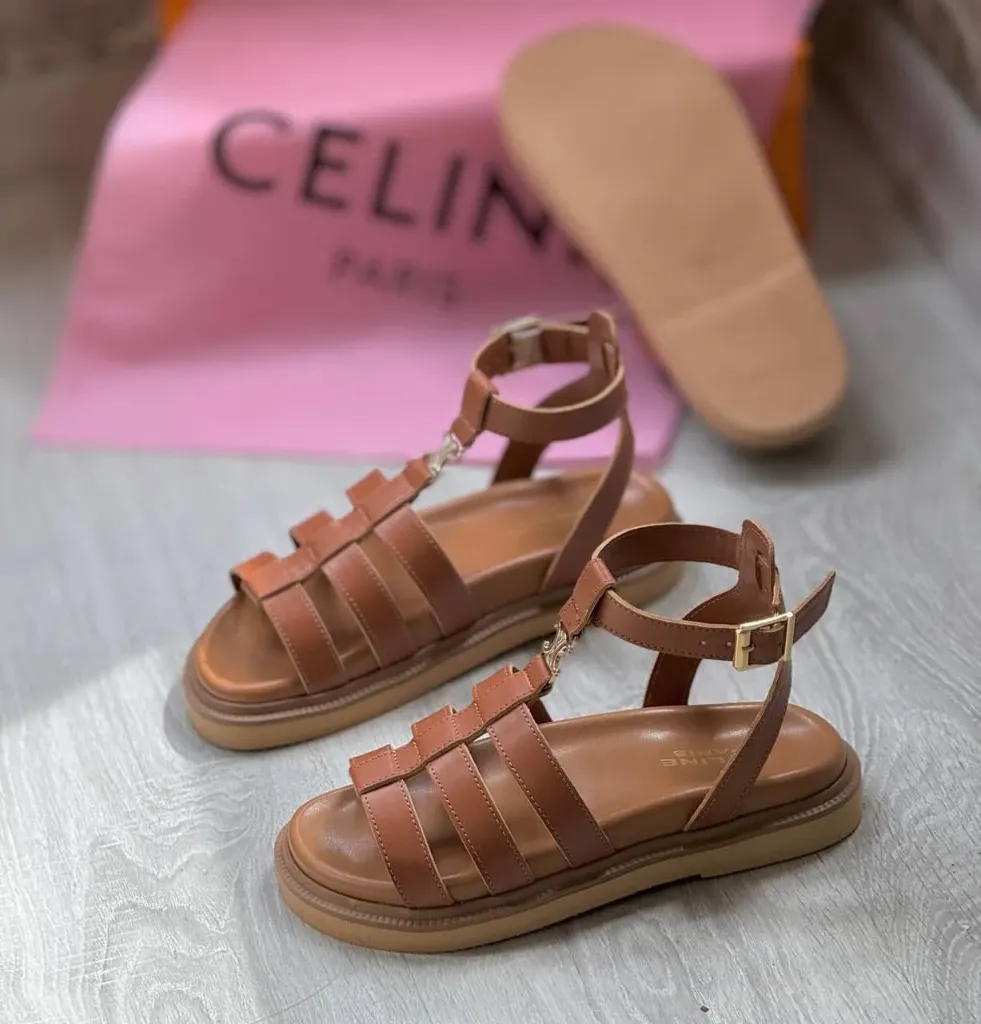 Celin sandal camel