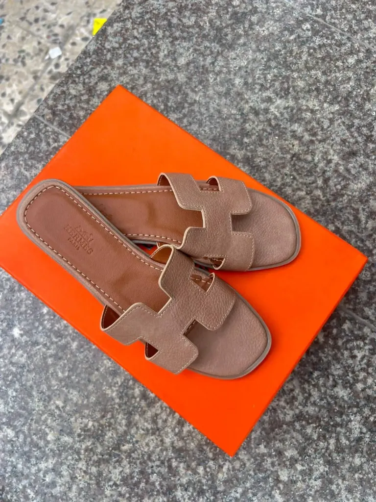 Hermes slipper greige