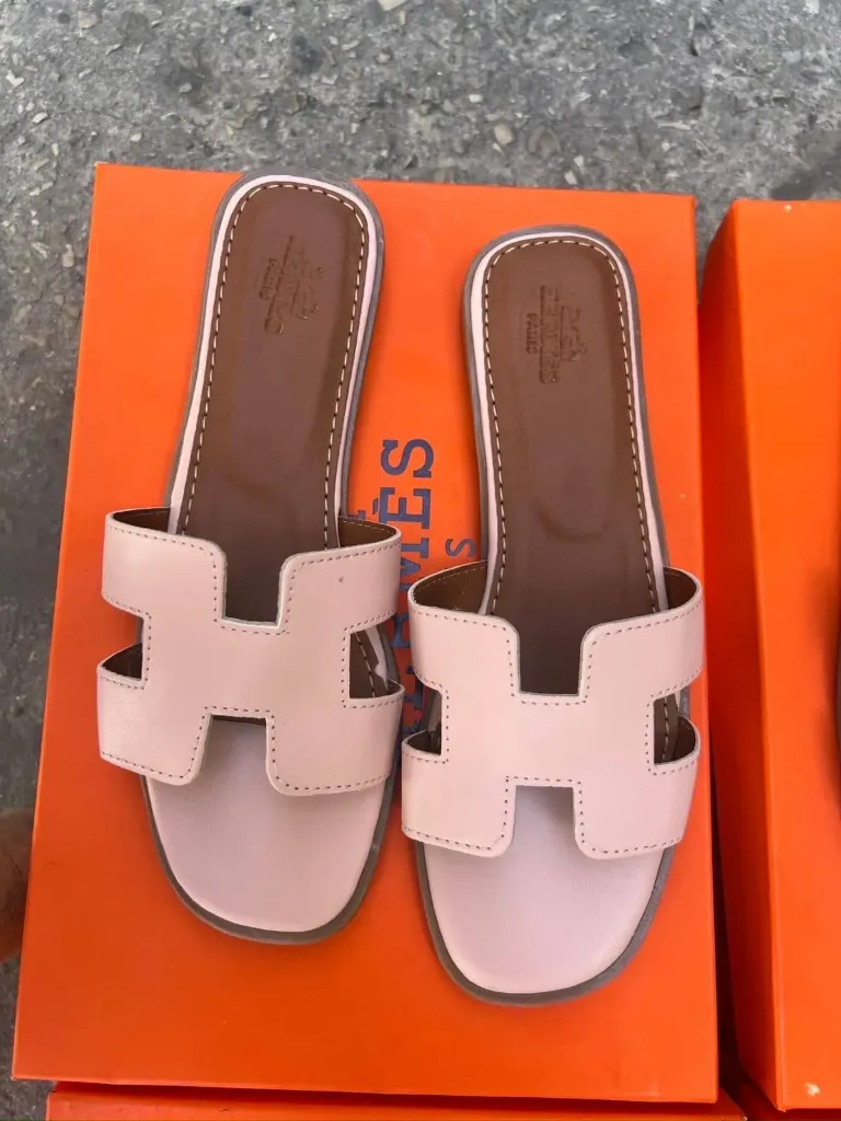 Hermes light pink slipper