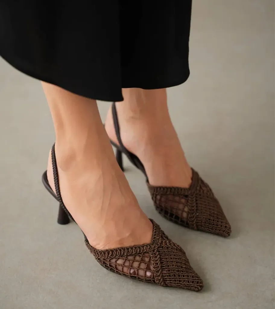 Zara crochet brown