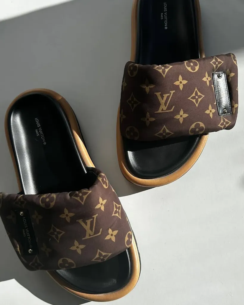 Lv slipper brown