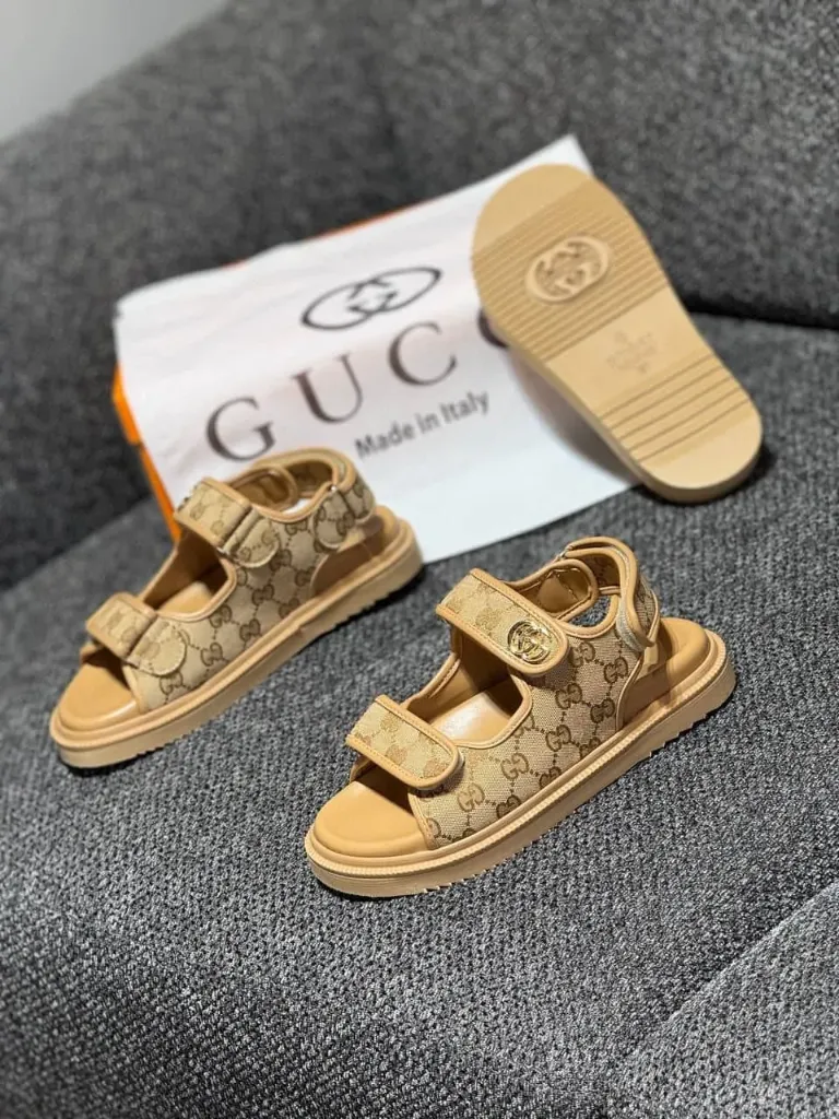 Gucci sandal beige