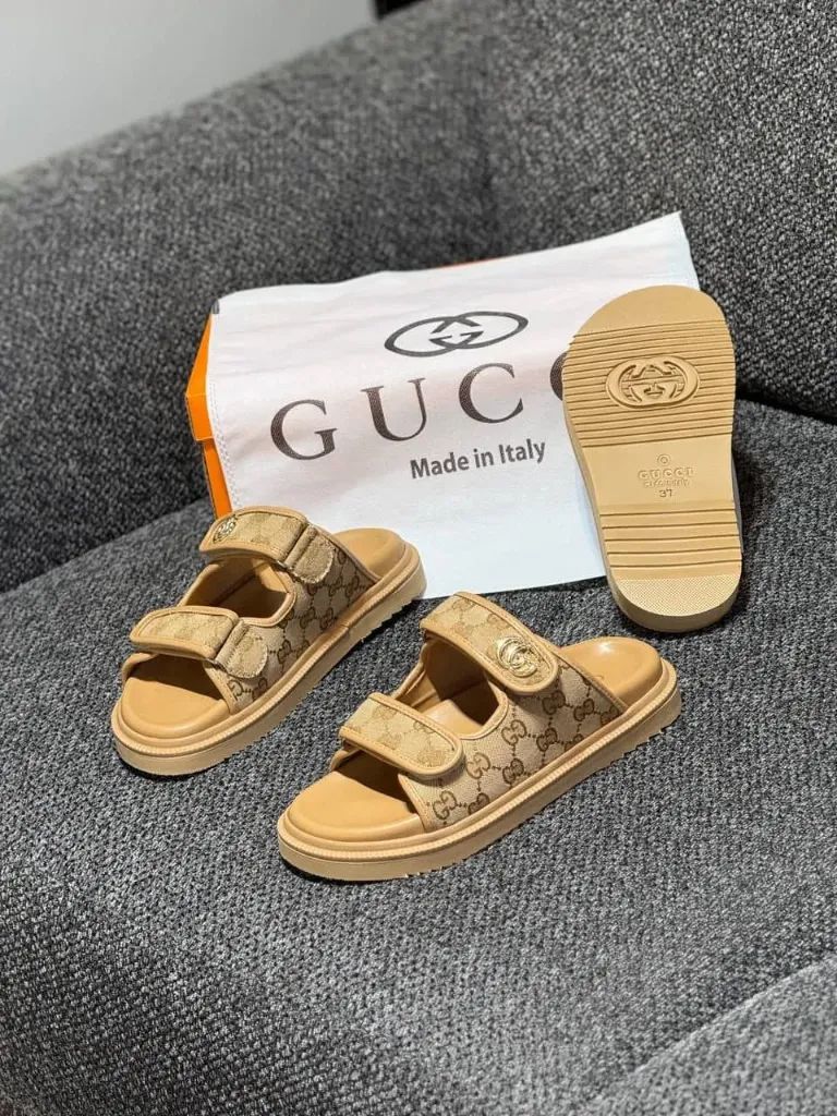 Gucci ogun slipper beige
