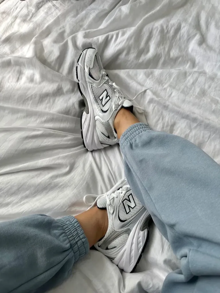 New balence 530 white navy