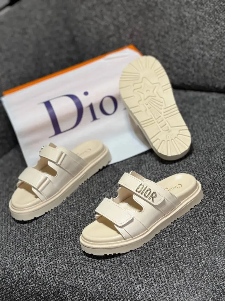 Dior D slipper beige
