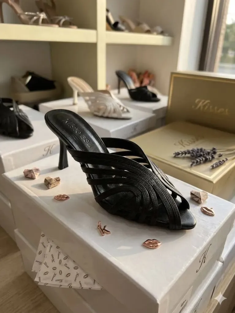 Sona heels black