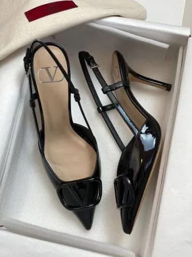 Valentino all black