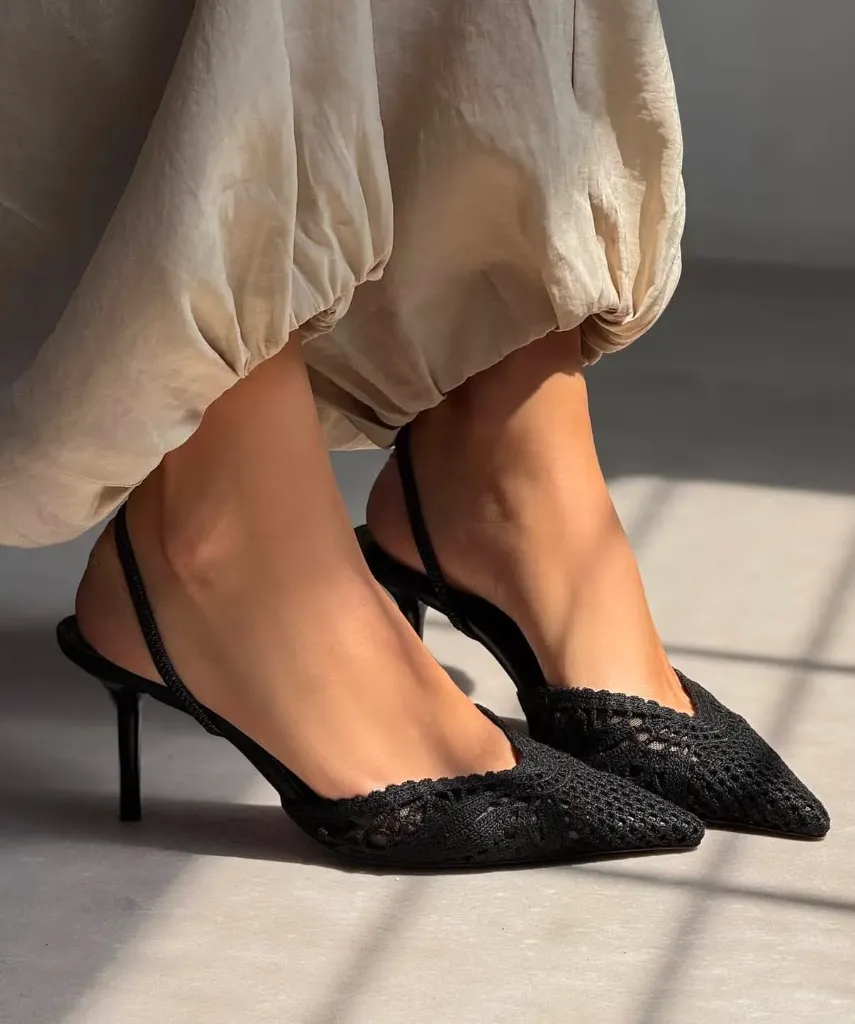 Nisantasi crochet black