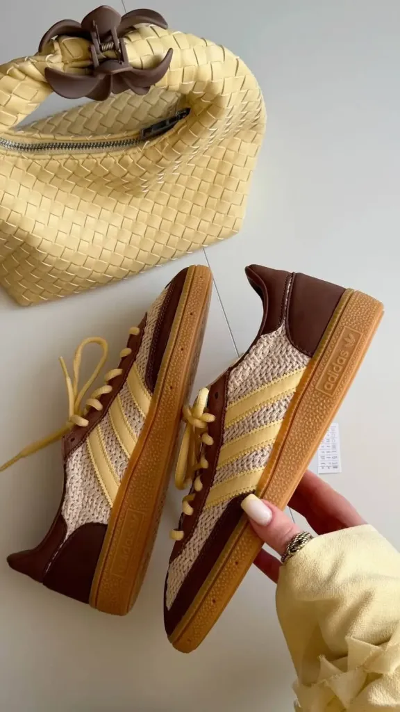 Spezial crochet brown yellow