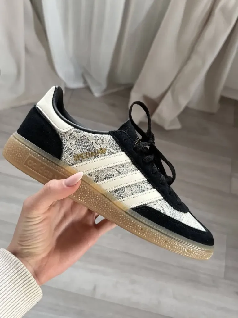 Spezial dentelle black white
