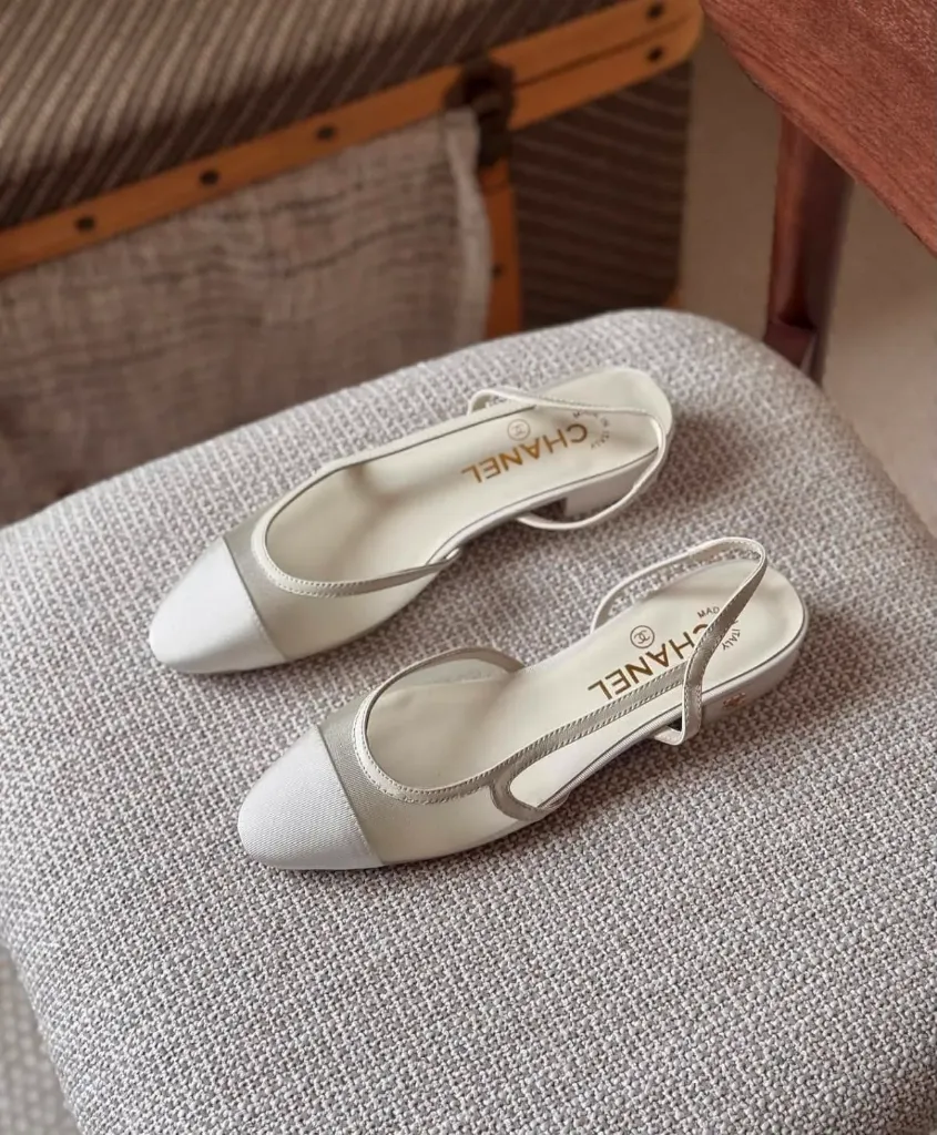 Chanel lab white