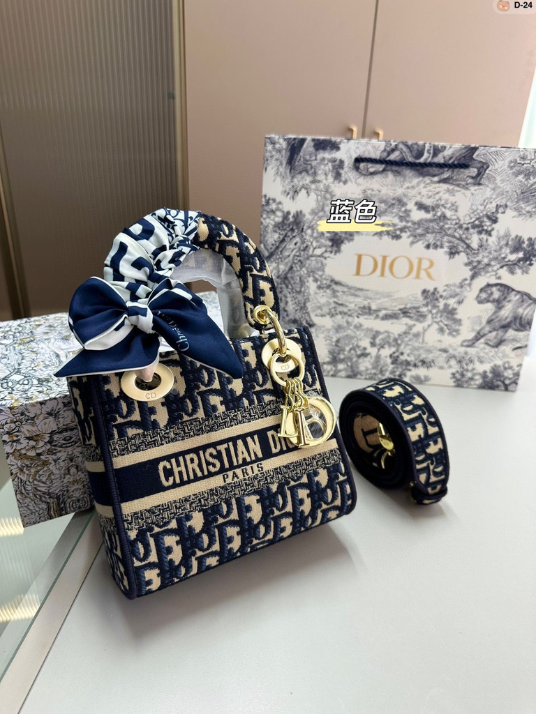 CHRISTIAN DIOR LADIES BAG navy