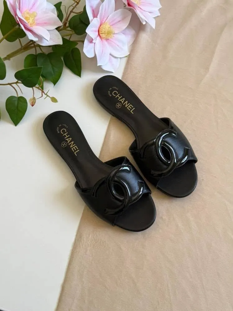 Chanel liam black