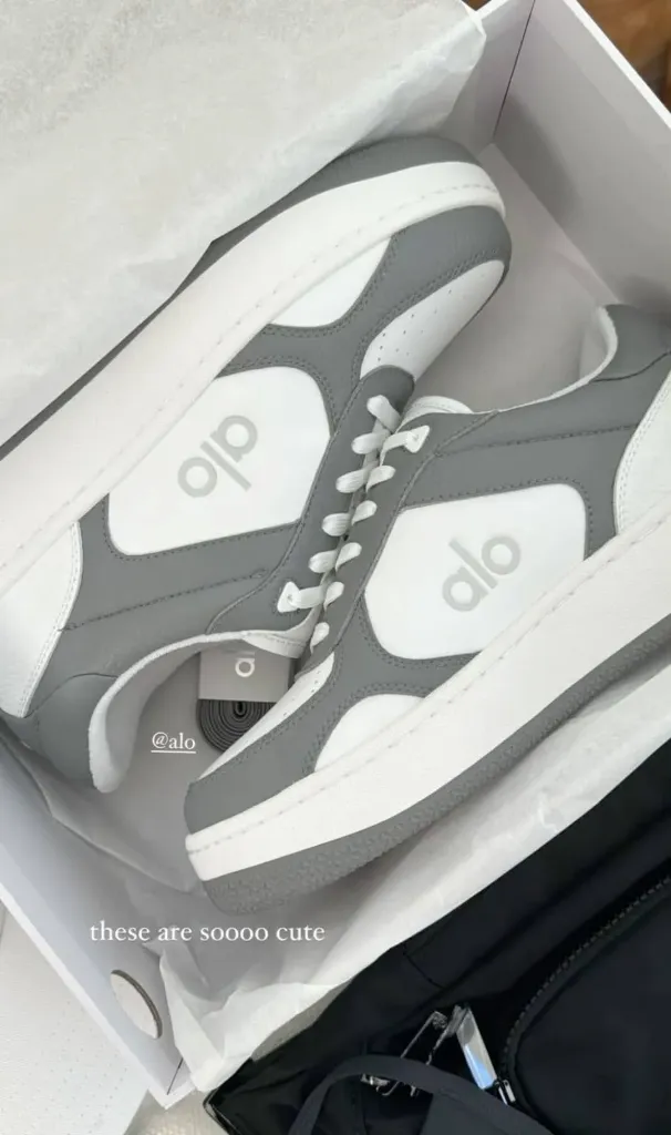 Alo grey white