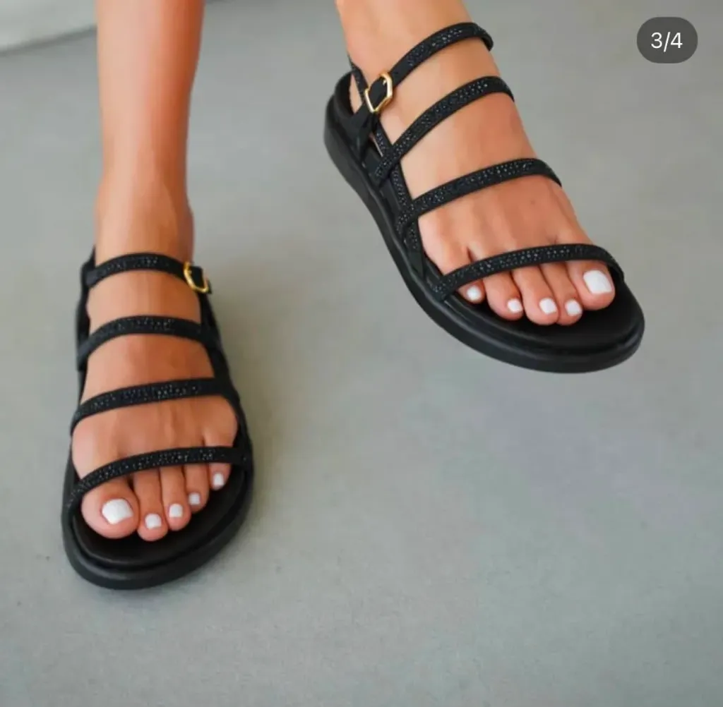 Pina black