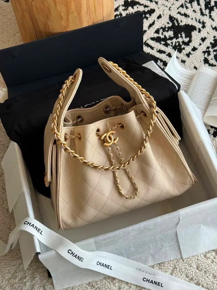 Chanel rubbic bag beige