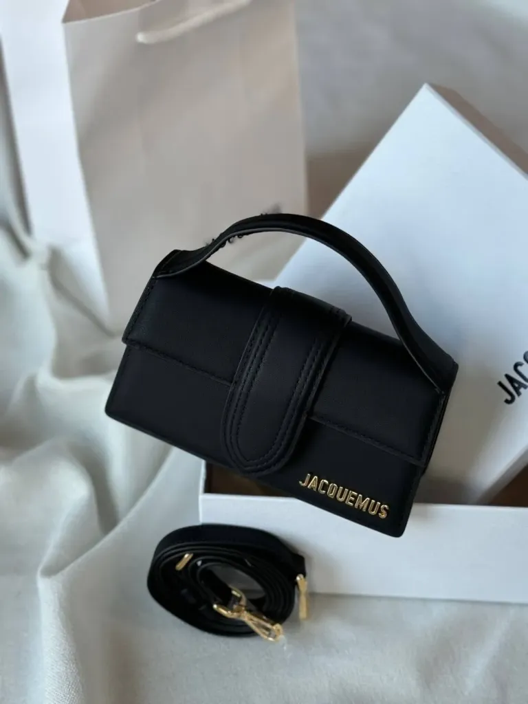 Jacquemus le petit bambino black