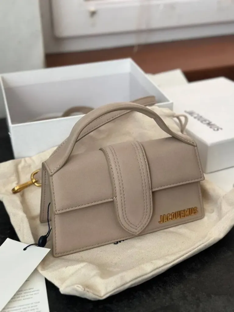 Jacquemus le petit bambino beige