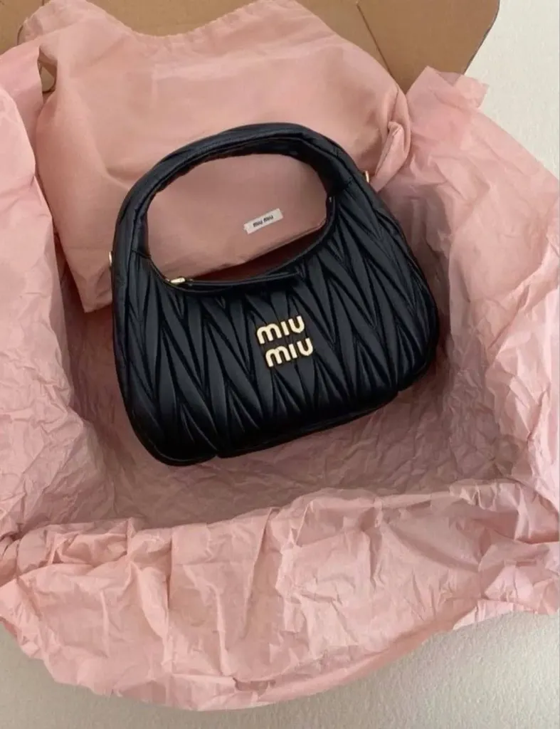 Miumiu malteses black