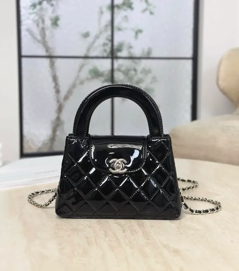 Chanel kelly black gloss