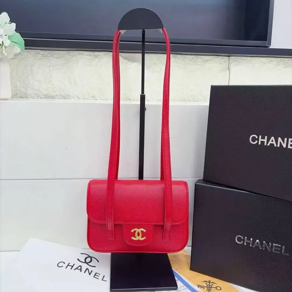 Chanel mont bag red