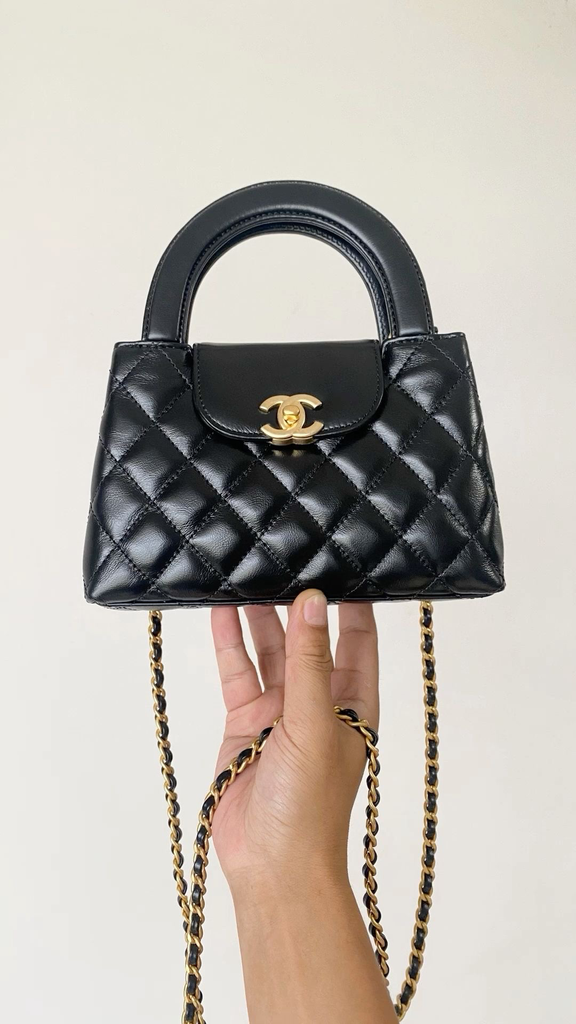 Chanel kelly black