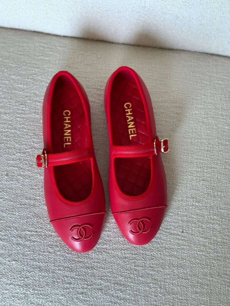 Chanel boucle red