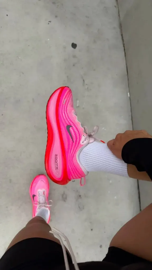 Nike vomero plus run super pink