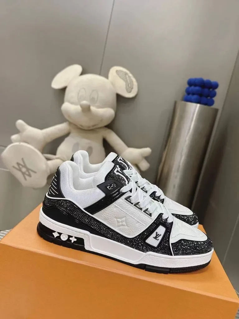 Lv trainer black crystal