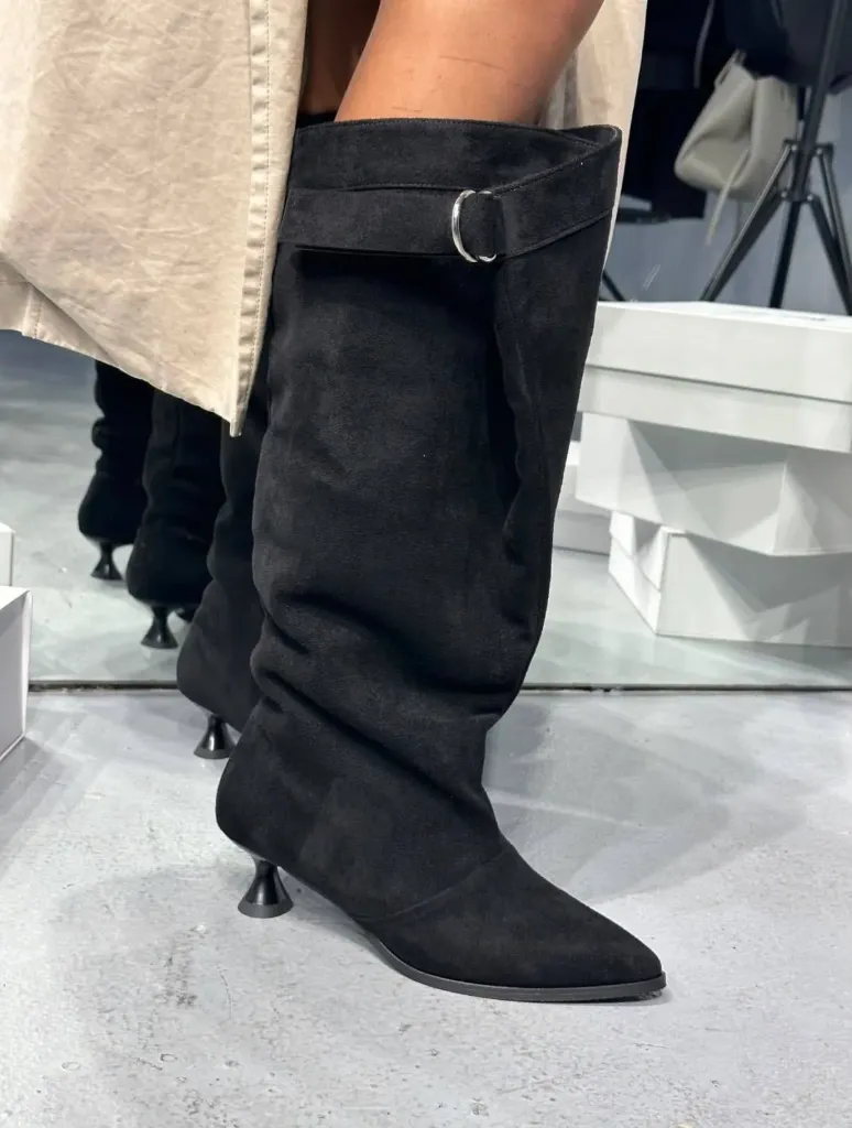 Trek boot black