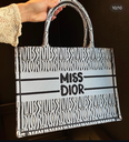 Miss dior tote bags white black